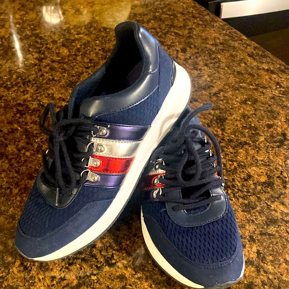 Ladies sneakers